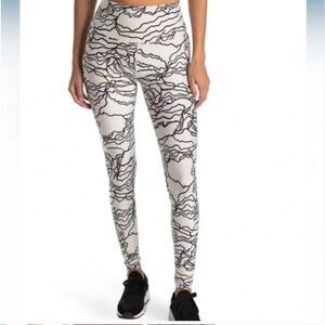 Maaji Leggings White with Modern Line Print - XS​